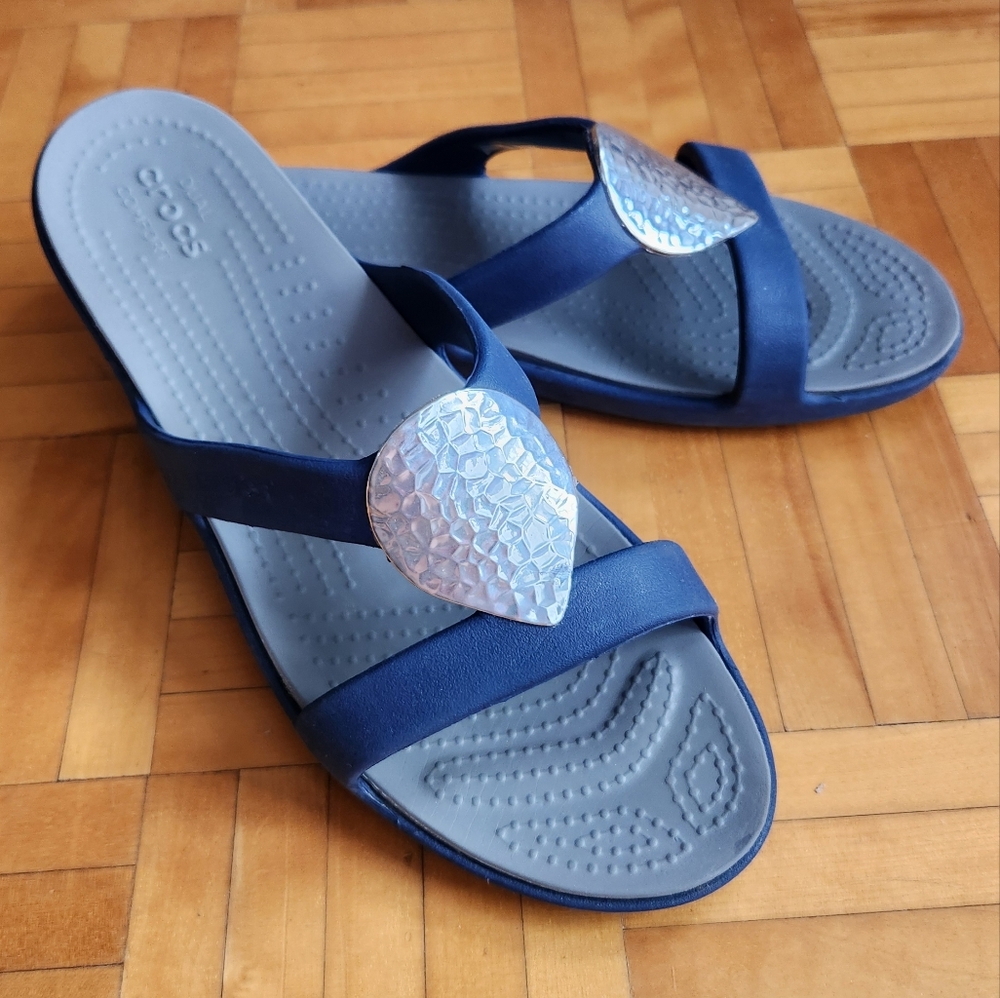 Crocs Sanrah Teardrop Sandals size 11W